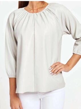 Dolce Cabo Light Gray Gathered-Neck 3/4 Sleeve Blouse